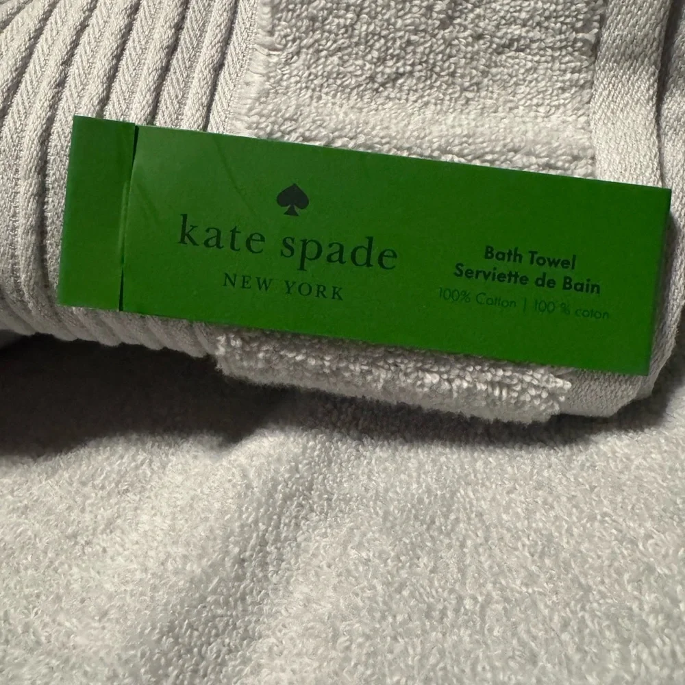 Kate Spade Soft Gray Bath Towel Set